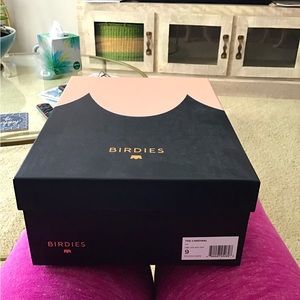 Birdie, white, and size 9.